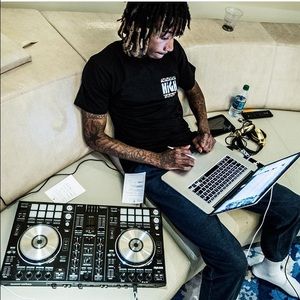 Meet your Posher, Derrell