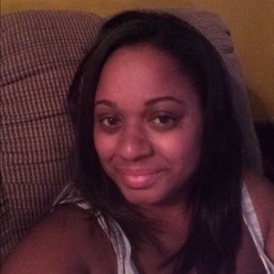 Meet your Posher, Ellise