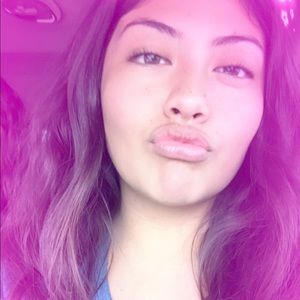 Meet your Posher, Layla