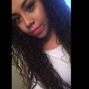 Meet your Posher, Celeste