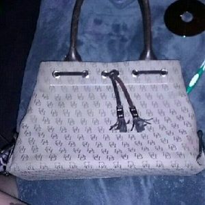 Dooney & Bourke Tote