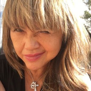 Meet your Posher, Kellysweelan