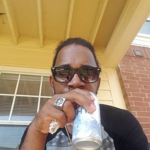 Meet your Posher, Leomany