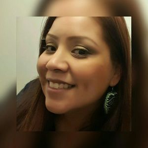 Meet your Posher, Cherylita