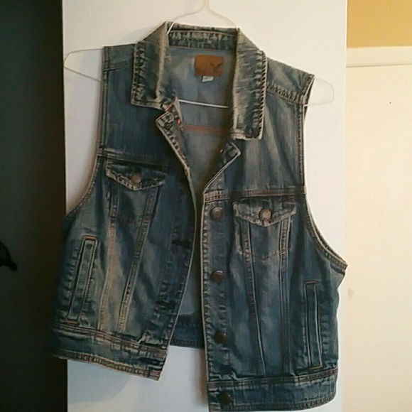 American Eagle Outfitters Classic Denim Vest