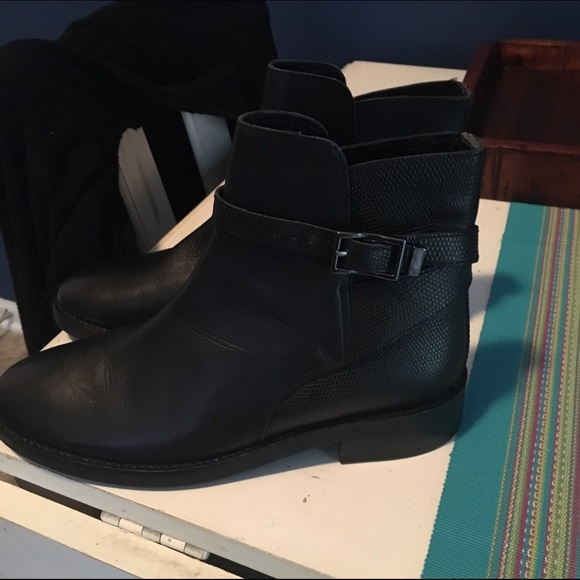 Topshop Shoes - 🦄FIRM🦄NWOT top shop black Moto booties