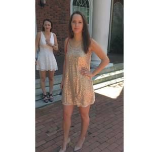 Meet your Posher, Elizabeth