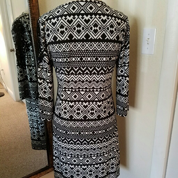 Black and white patterned dress - Picture 2 of 4