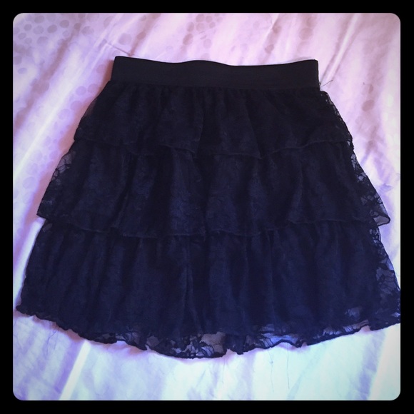 Deb. Ruffled lace mini skirt. NWOT