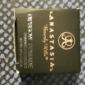Anastasia beverly hills dip brow Pomade