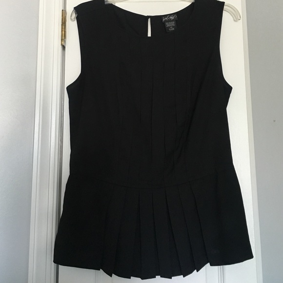 ⚡️SALE⚡️Lord & Taylor Pleated Front Blouse