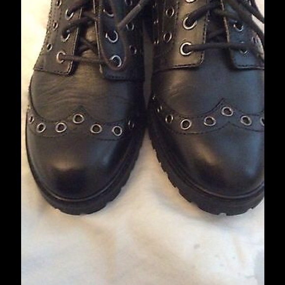 🌸HOST PIICK🌸MICHAEL KORS Studded Shoes new - Picture 3 of 4