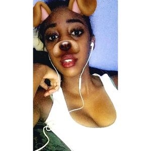 Meet your Posher, Oneisha