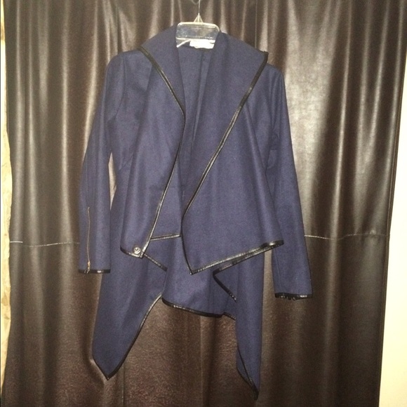 Super chic pea coat🔵 - Picture 2 of 4