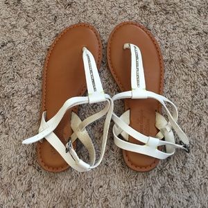 White/tan American Eagle sandals