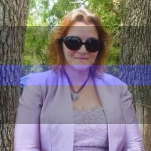 Meet your Posher, Denise