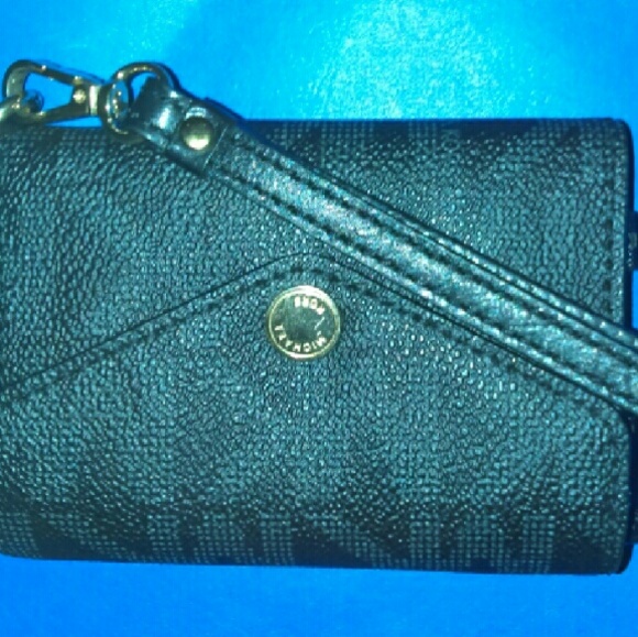 Mk wallet. Hold iPhone 5. 5.s