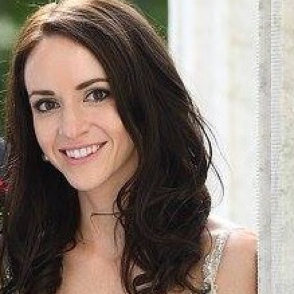 Meet your Posher, Alyssa - Picture 2 of 2