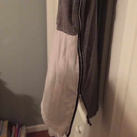 Urban Outfitters Extended Tee With Side Zips - Picture 3 of 4