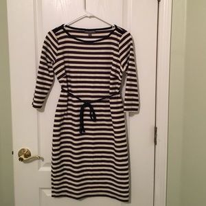 A Pea in the Pod (S) maternity dress. 3/4 sleeves.