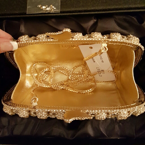 🆕️Luxe Mob clutch. Crystal skulls. Brand new - Picture 2 of 3