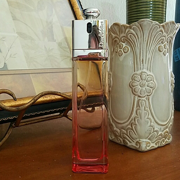 FLASH SALE. Dior Addict perfume