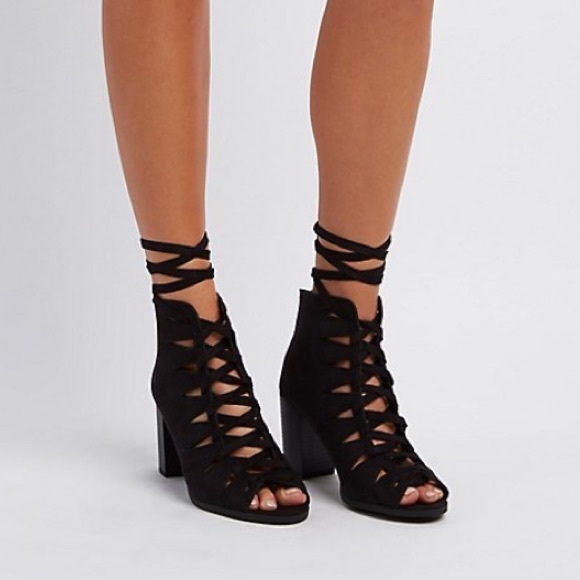 Shoes - Black Lace Up Booties🎀