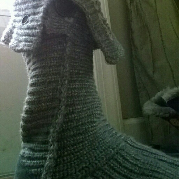 UGGS - Gray Cardy Knit boots