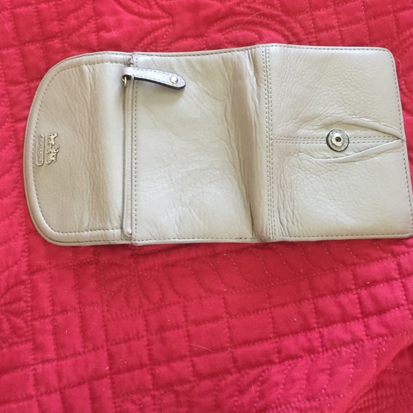 Coach Wallet - Picture 4 of 4