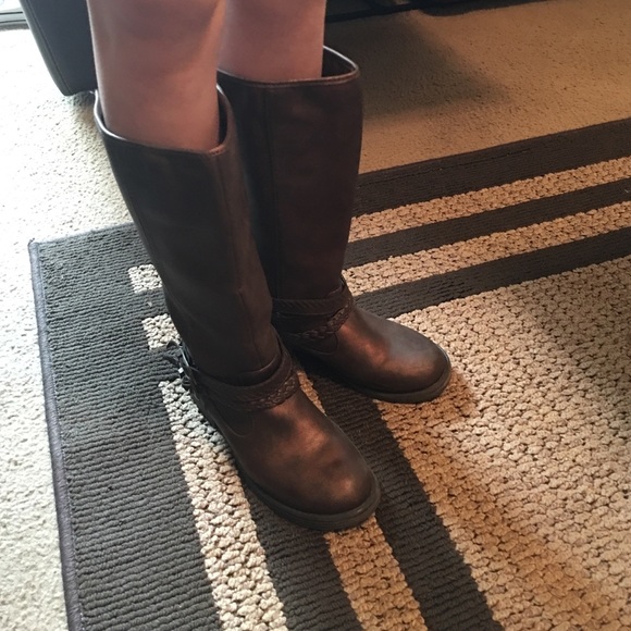 Stevie's Girls' Bronze colored boots Size 5