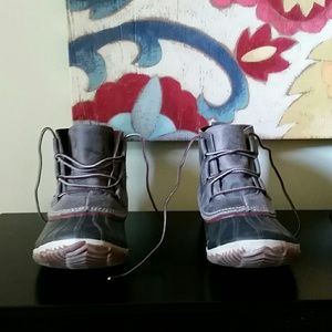 Sorel out n about waterproof snow rain boots