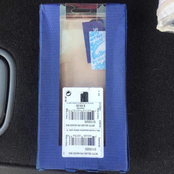 Authentic Swarovski iPhone 6/6s phone case! - Picture 2 of 4