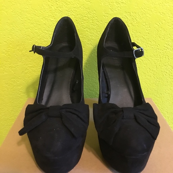 Black velvet bow heels