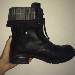 ⭐️ SALE ⭐️ FALL BLACK COMBAT BOOTS