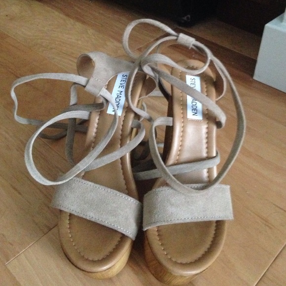 Steve Madden lace up wedges
