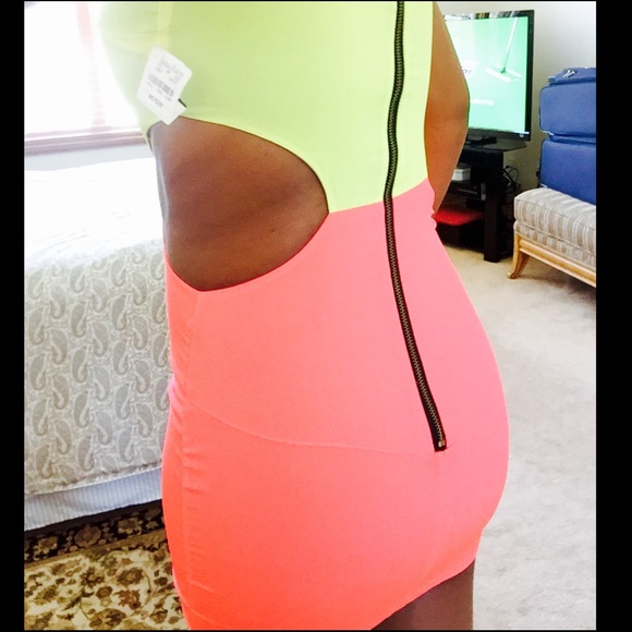 NAVEN Colorblock Dress - Picture 4 of 4