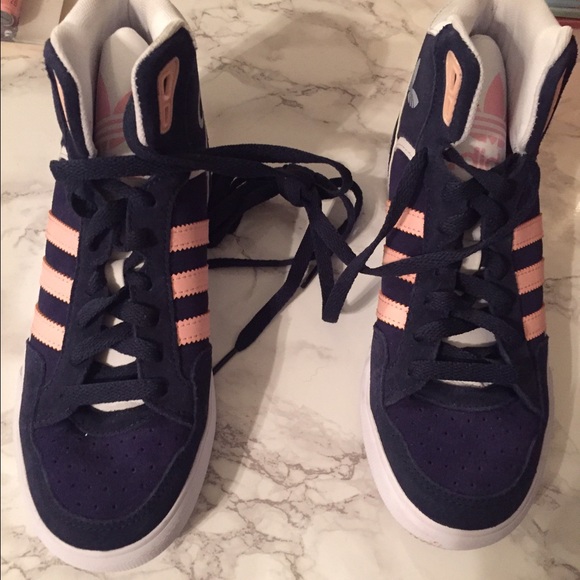 Adidas extaball casual shoes 6.5