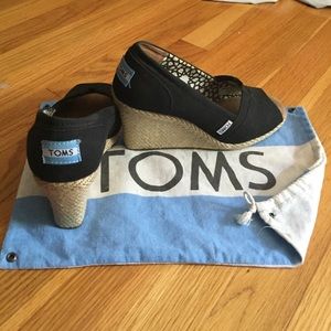 TOMS espadrilles