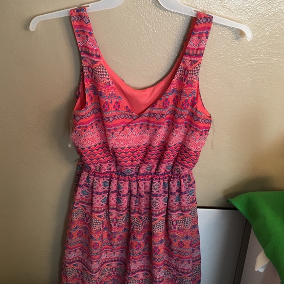 Cute patterned dress - Picture 2 of 4