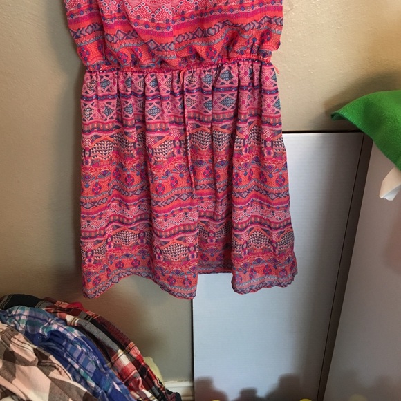 Cute patterned dress - Picture 3 of 4