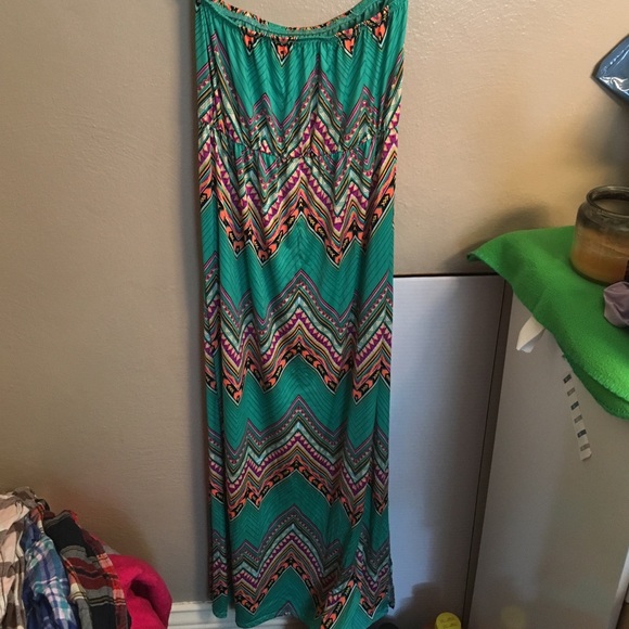 Very cute maxi dress! - Picture 3 of 4