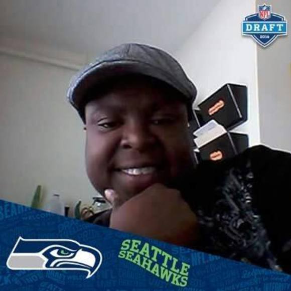 Meet your Posher, Ladina - Picture 1 of 1