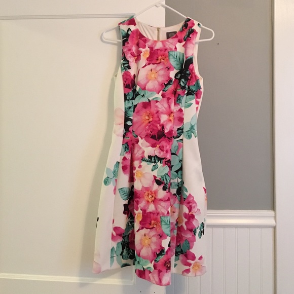 EUC Vince Camuto floral dress, size 4