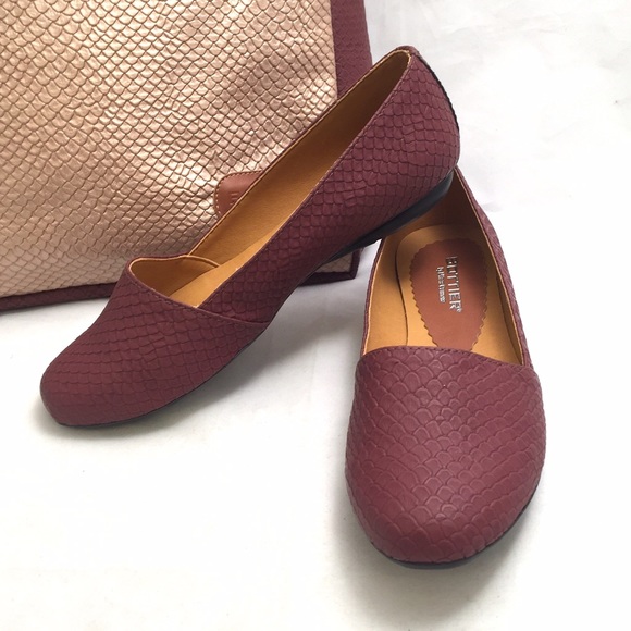 LC Bottier Burgundy Flats - Picture 2 of 4