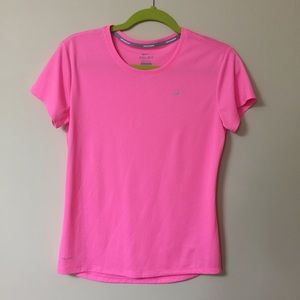 NIKE Dri-Fit Short Sleeve Tee