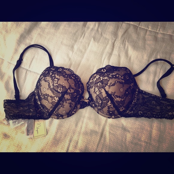 Black lace bra