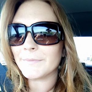 Meet your Posher, Janelle