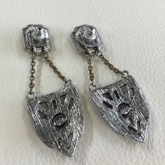 🆕 Chandelier Earrings - Picture 2 of 3