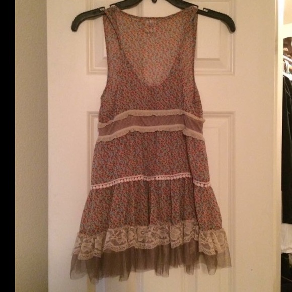 Floral, Button Down Tank - Picture 2 of 2