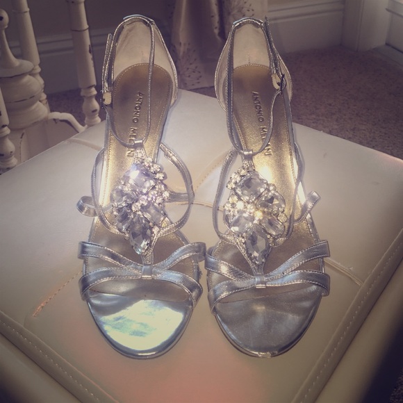Beautiful jeweled Antonio Melani heels💎 - Picture 1 of 4